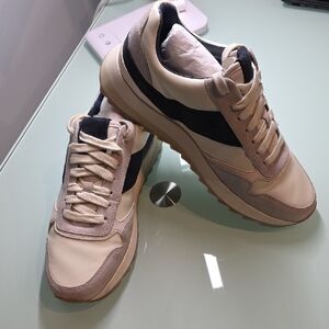 Vince Cream and Black Men's Sneakers